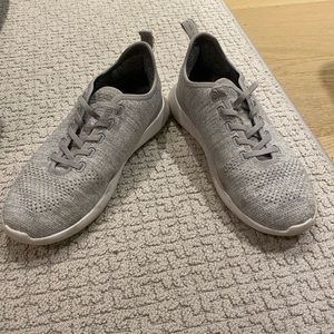 Peter Millar - Men’s size 8 sneakers